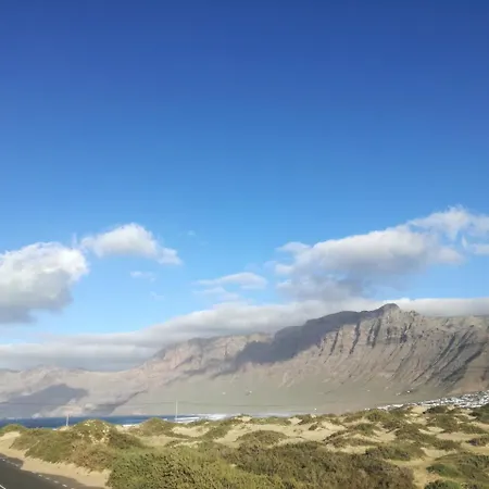 Surfhouse Famara بيت شباب Caleta De Famara