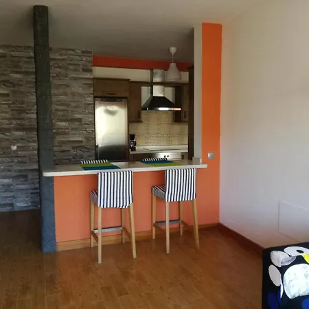 Surfhouse Famara بيت شباب *